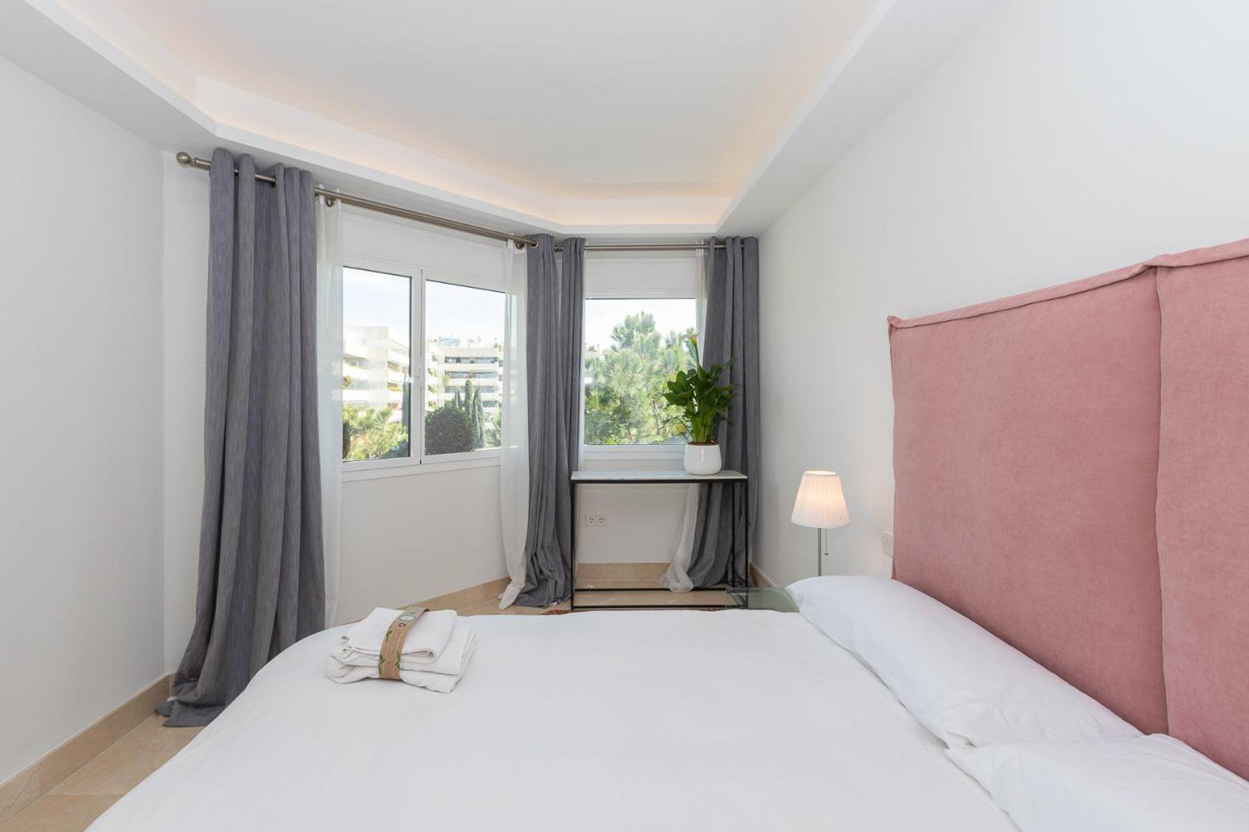 Lujoso Apartamento Con Piscina En Paseo Maritimo Μαρμπέλλα Εξωτερικό φωτογραφία